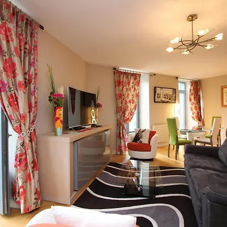 T3 4 Pers, Centre La Bourboule, Parking, Wifi, Chien Admis - Fr-1-608-293 라루브불